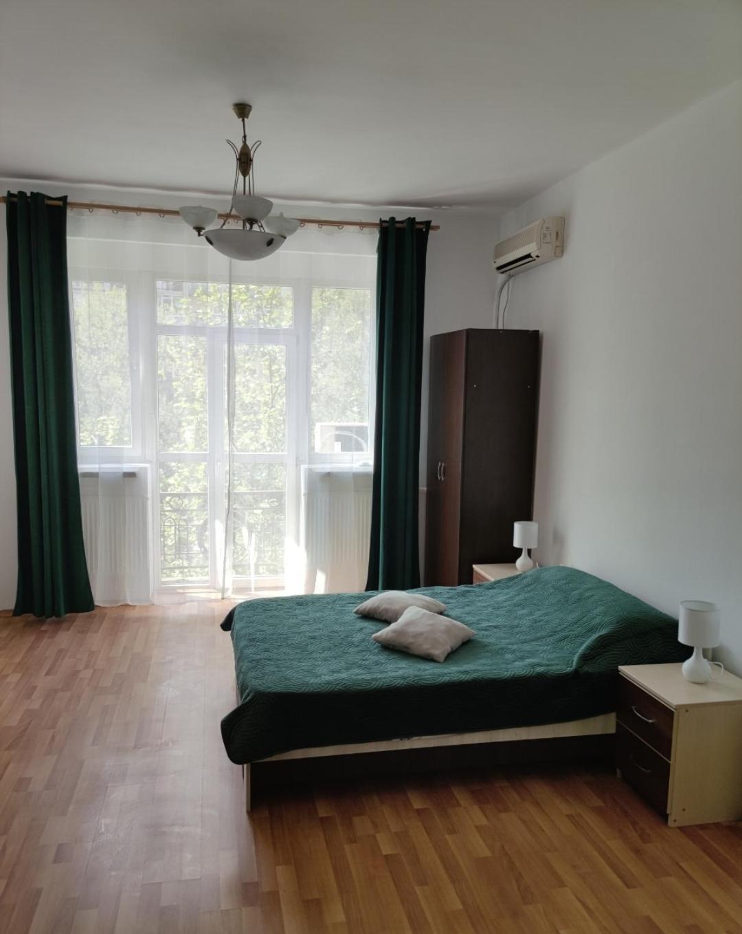 Christie'S 3 Central Apartment To Bucarest ภายนอก รูปภาพ