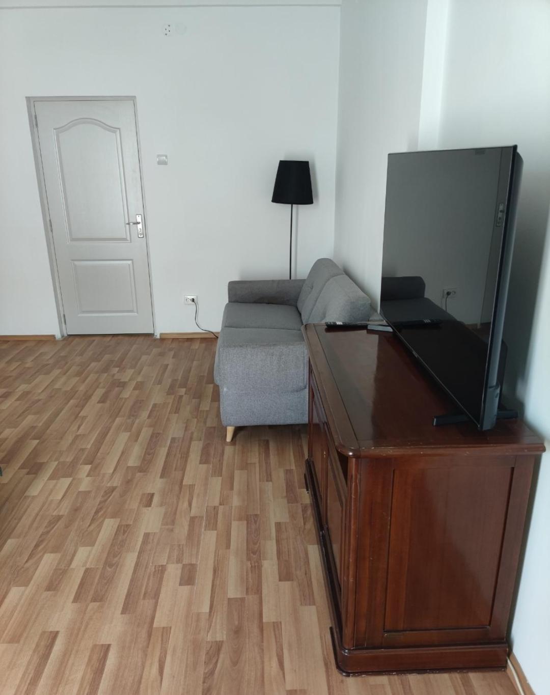 Christie'S 3 Central Apartment To Bucarest ภายนอก รูปภาพ